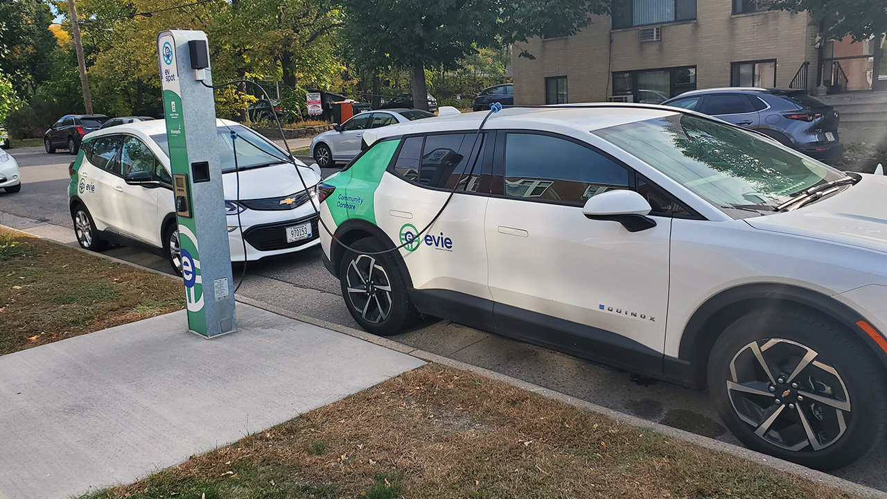 Evie carshare could continue as St. Paul offers $300K investment, seeks new vendor — FOX 9 News — Gopher
